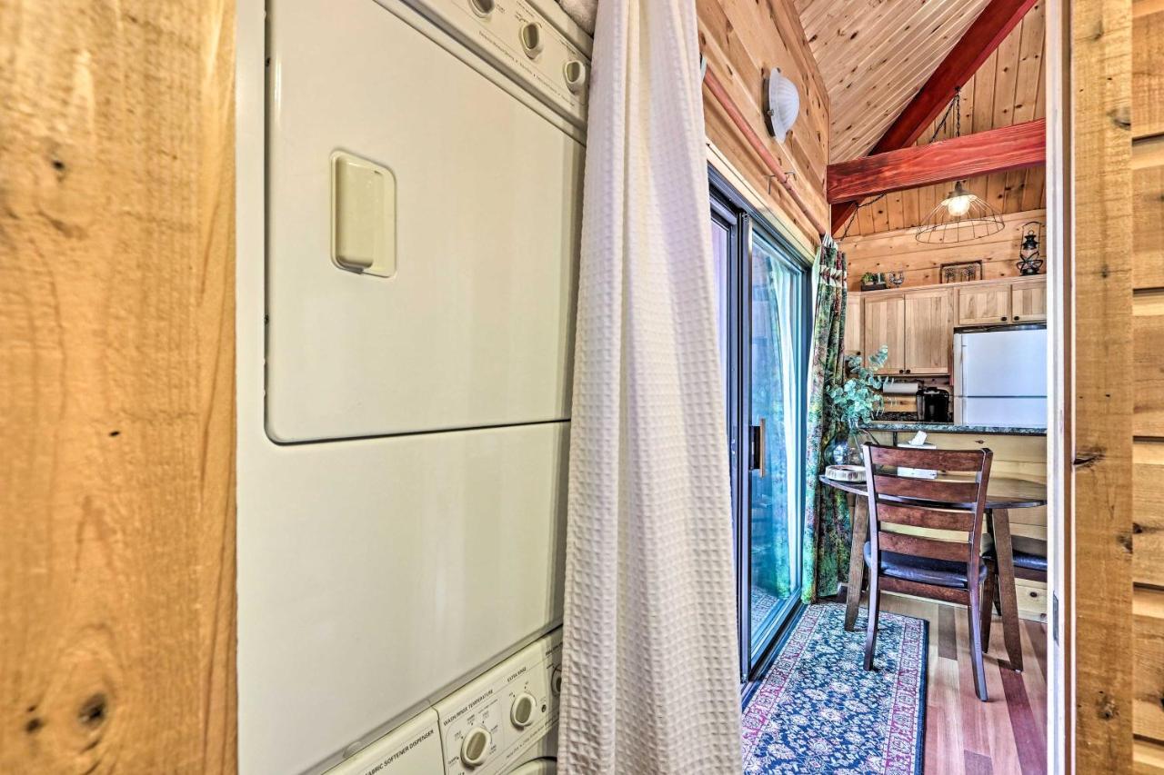 Romantic Strawberryandpine Studio Cabin With Deck! Esterno foto